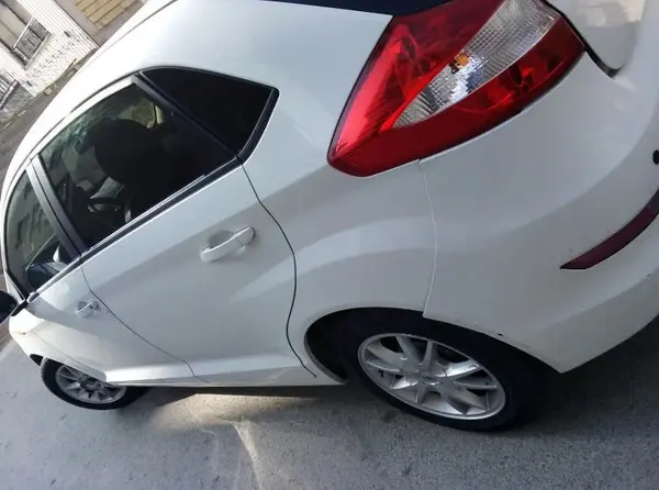 ام وی ام 315هاچ بک