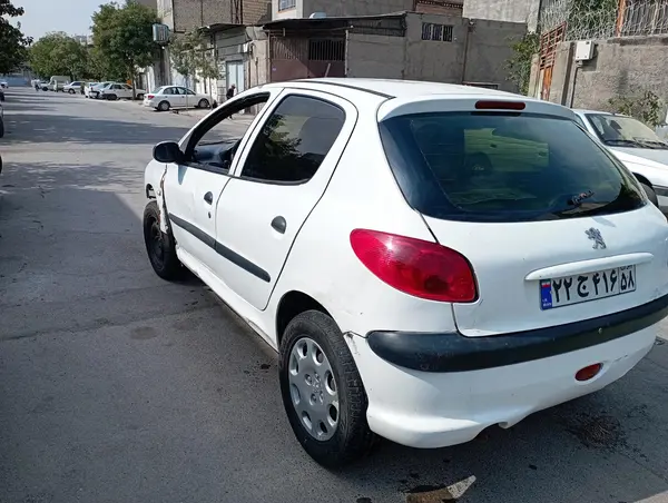 پژو 206