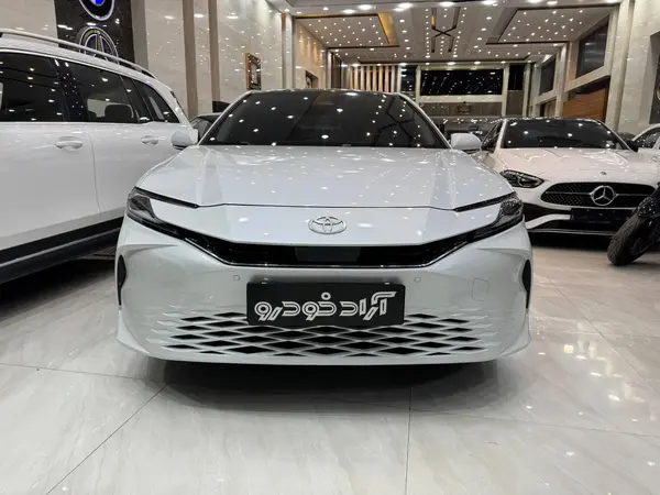 تویوتا کمری هیبرید
