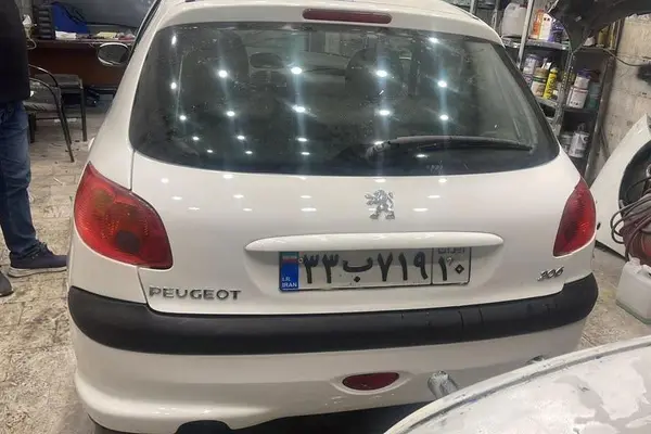 پژو 206