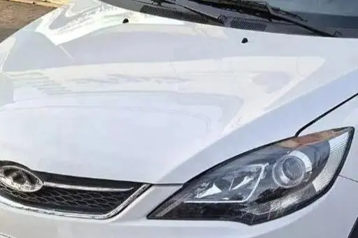 ام وی ام 315هاچ بک