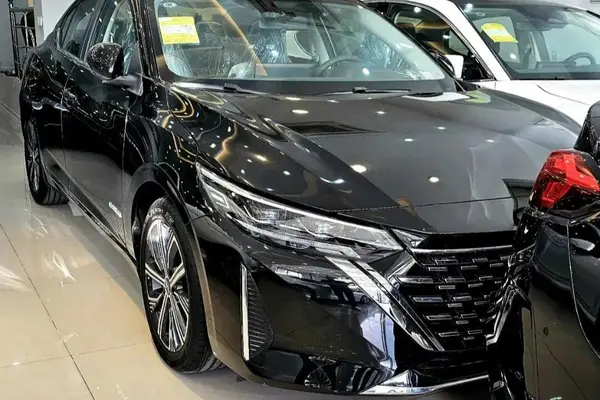 عکس نیسان سیلفی e-POWER