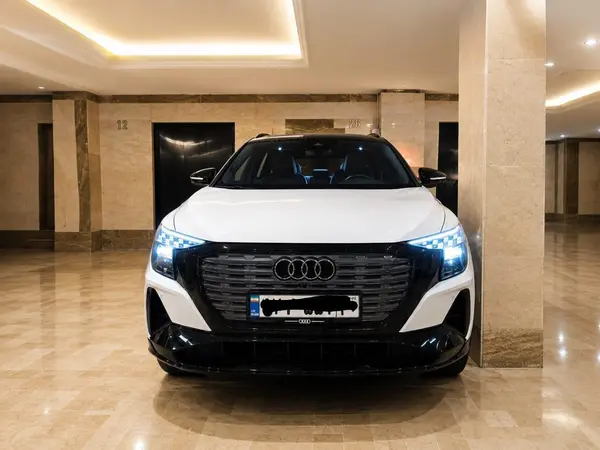 عکس آئودی Q5 e-tron