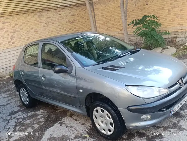 پژو 206