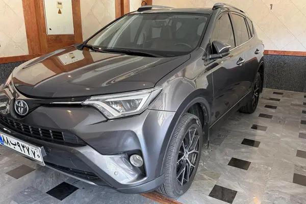 تویوتا راوفور