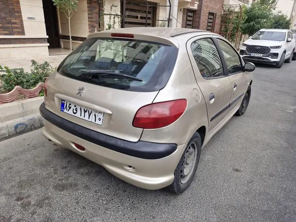 پژو 206