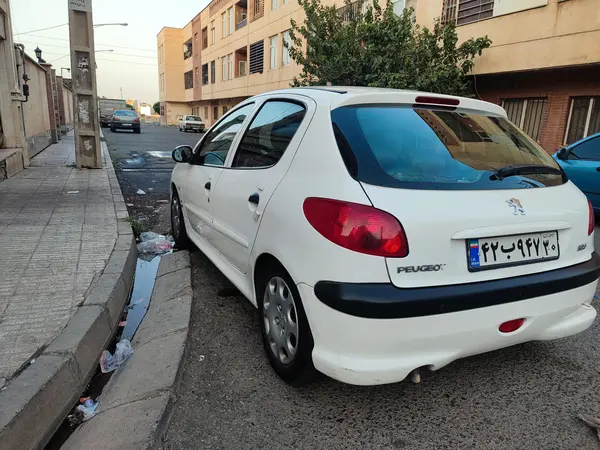 پژو 206