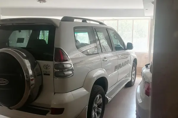 عکس تویوتا پرادو  چهار در
