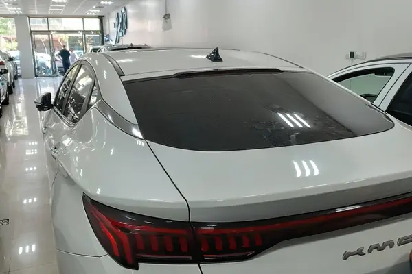کی ام سی J7