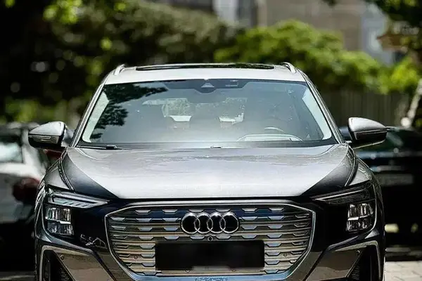 عکس آئودی Q5 e-tron