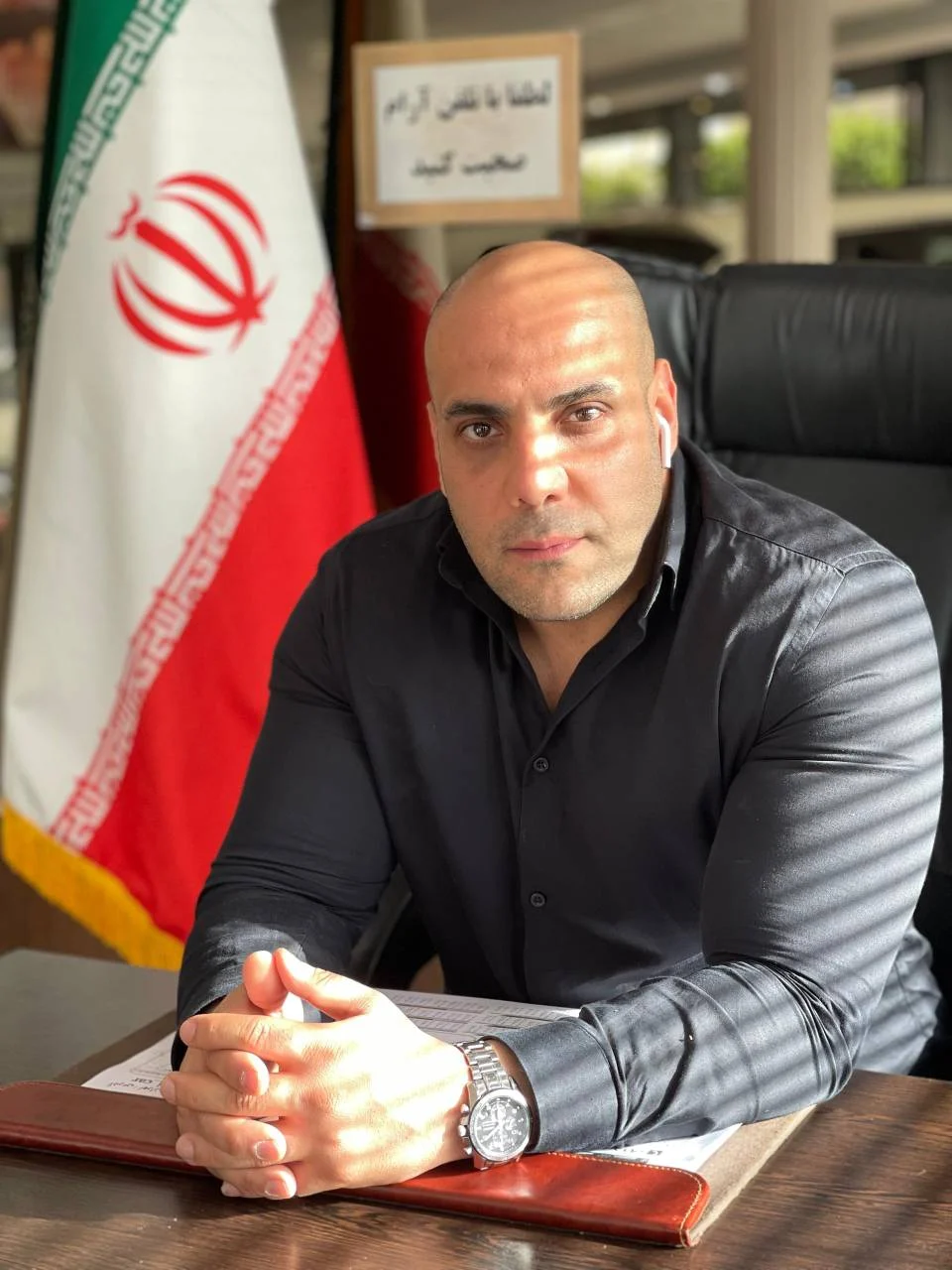 مدیر نمایشگاه اتوگالری عزیزیان