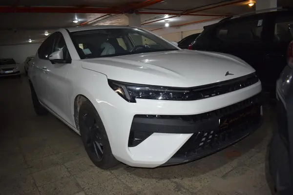کی ام سی J7