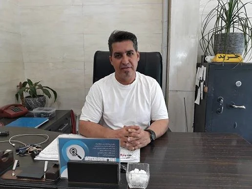 مدیر نمایشگاه اتو گالری رحیمی
