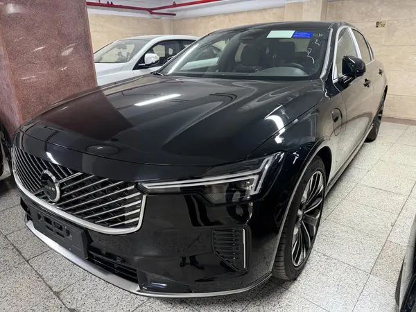 عکس ولوو S90