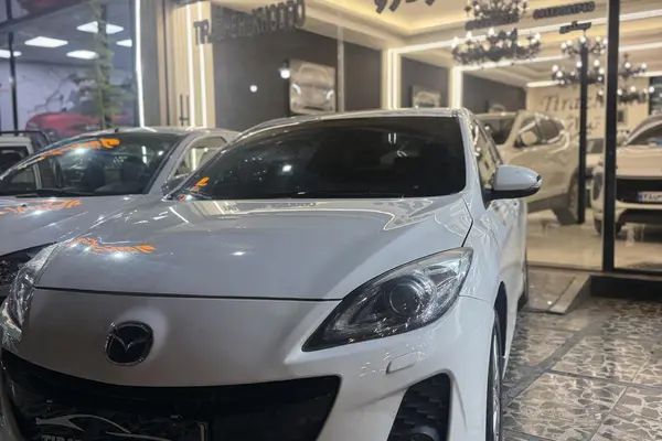 عکس مزدا 3 نیو صندوق دار