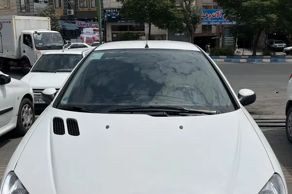 پژو 206