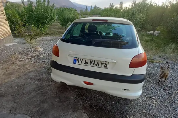 پژو 206