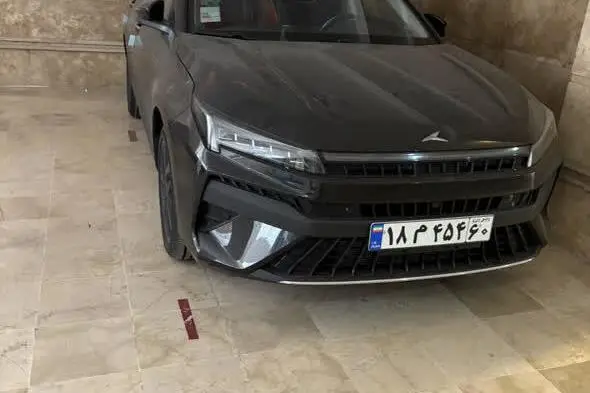 کی ام سی J7