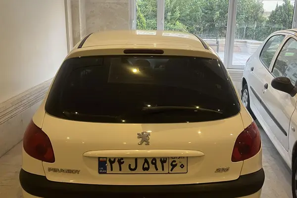 پژو 206