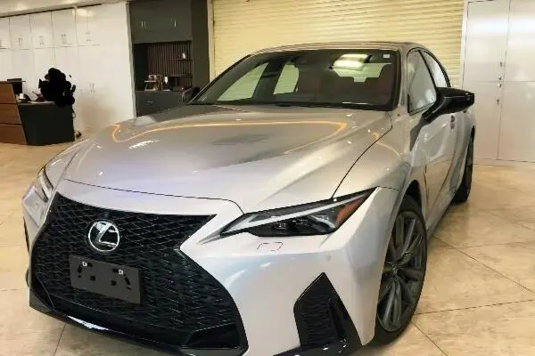 عکس لکسوس IS