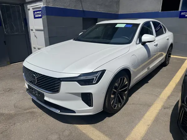 ولوو S90