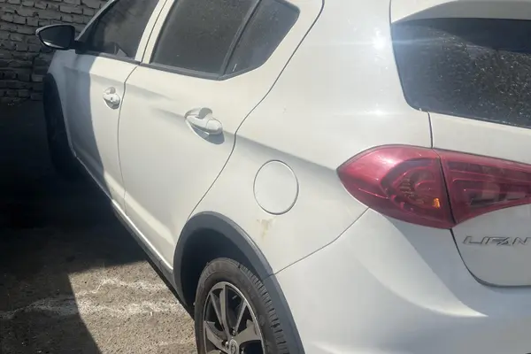 عکس لیفان X50