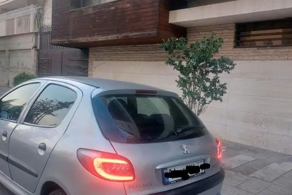 پژو 206