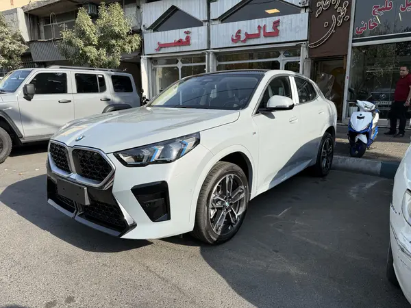 بی ام و X2