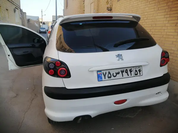پژو 206