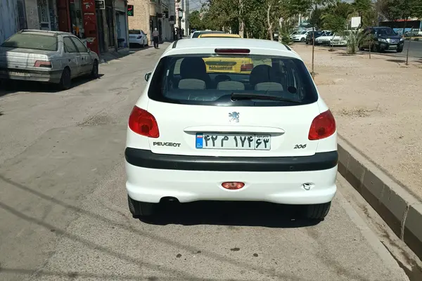 پژو 206