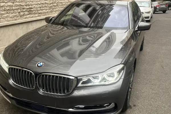بی ام و سری 7