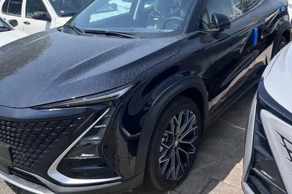 عکس چانگان UNI-T