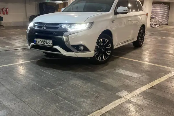 میتسوبیشی اوتلندر PHEV