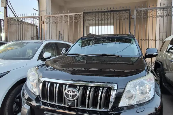تویوتا پرادو دو در