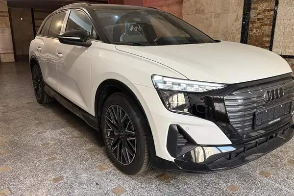عکس آئودی Q5 e-tron