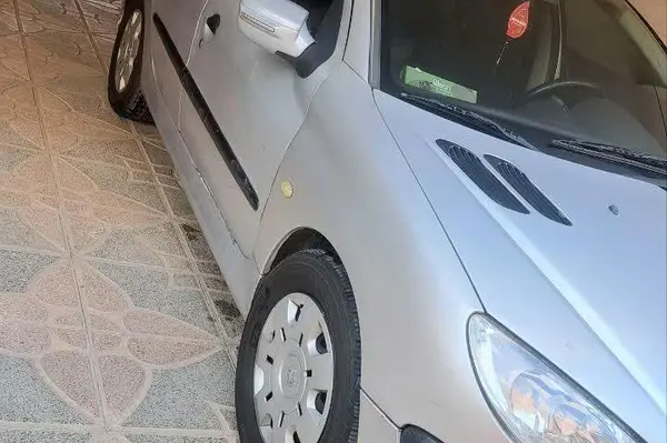 پژو 206