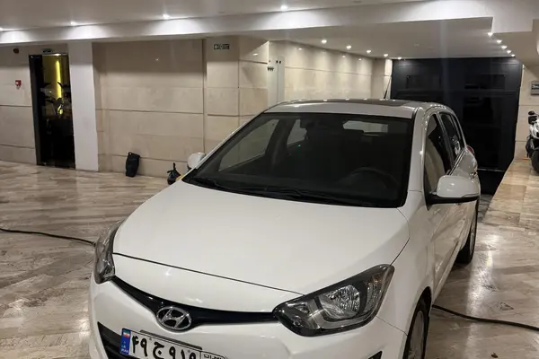 هیوندای i20