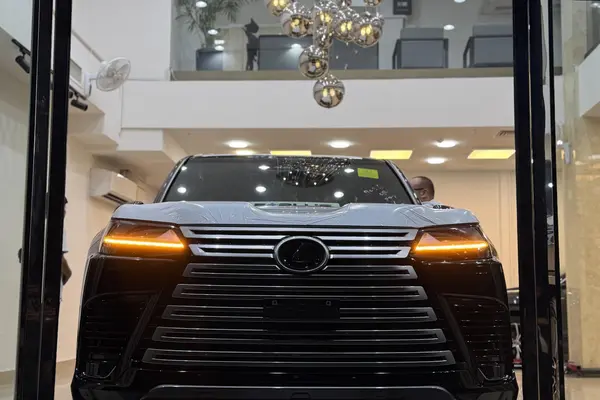 لکسوس LX