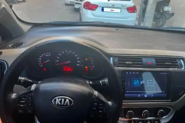 کیا ریو هاچ بک