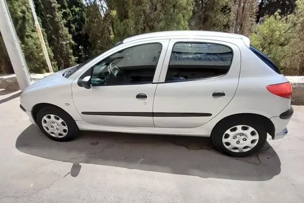 پژو 206