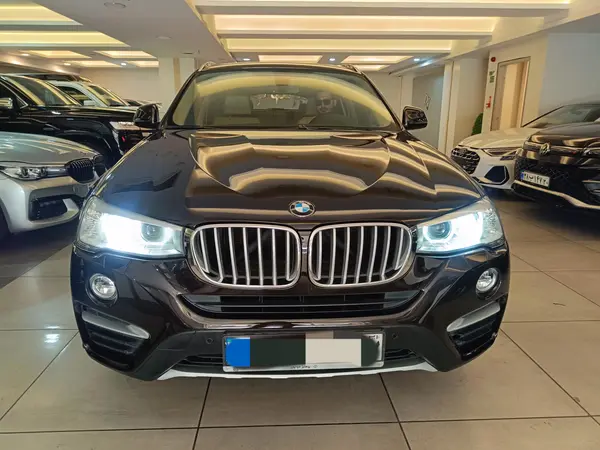 بی ام و X4
