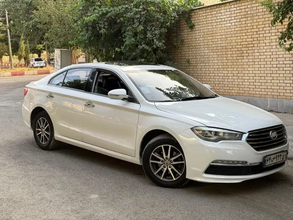 عکس لیفان 820