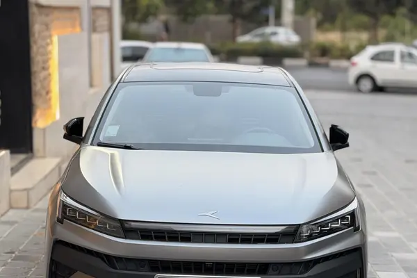 کی ام سی J7