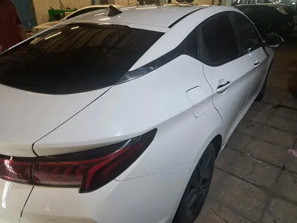 کی ام سی J7