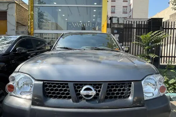 عکس نیسان رونیز