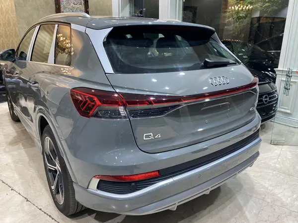 آئودی Q4 e-tron