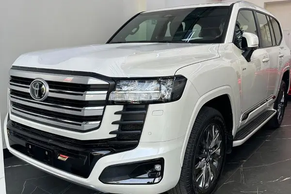 تویوتا لندکروز چهار در