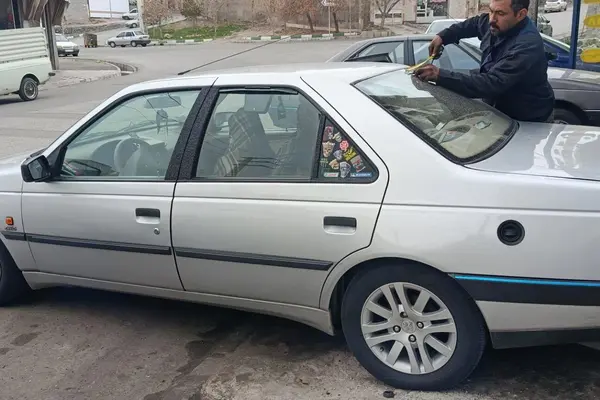 پژو 405