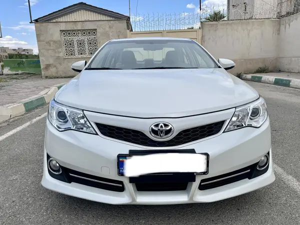 عکس تویوتا کمری