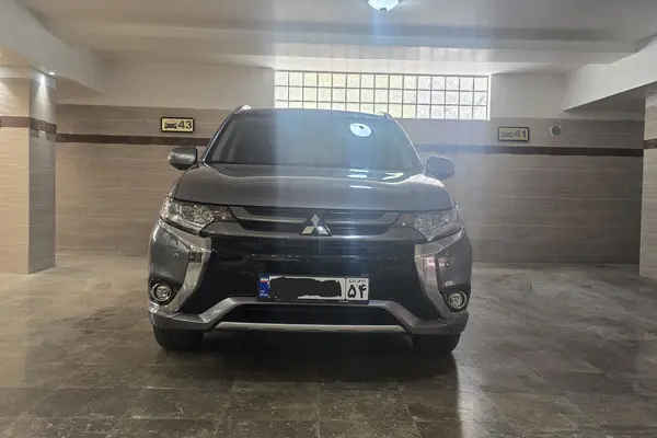 میتسوبیشی اوتلندر PHEV